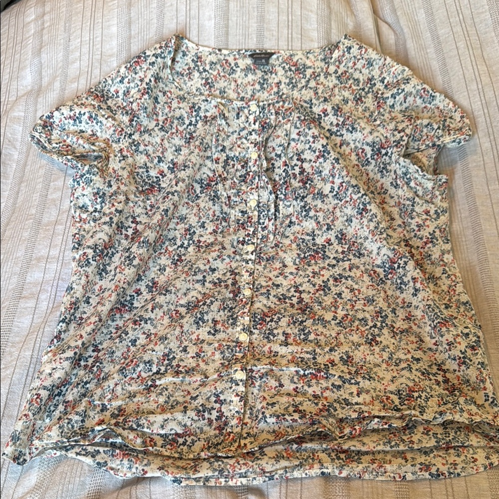 Eddie Bauer White Cream Ruffle front Boxy Short Sleeve Blouse